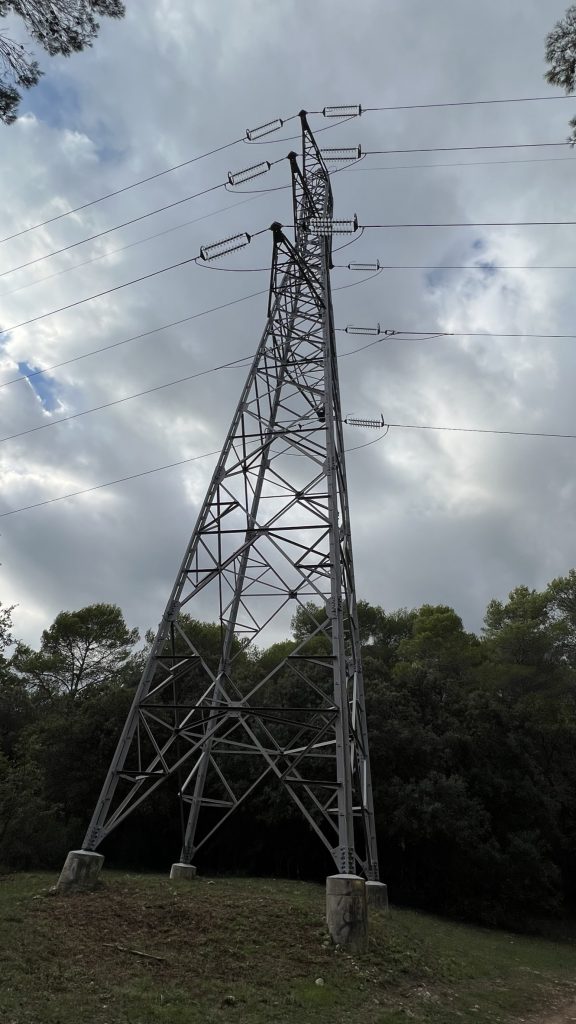 pylone électrique haute tension